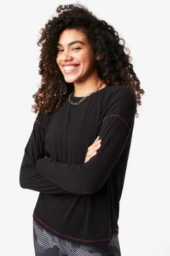 Bliss Long Sleeve Tee In New Yorker Black