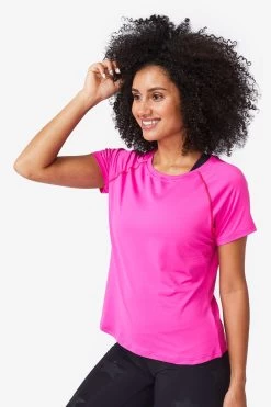 WorkIt Tee In Terez Pink 21 WorkIt Tee In Terez Pink -Chic Wear Shop 4 245ffda8 c1e9 4eef 8ebd 1d375df06383