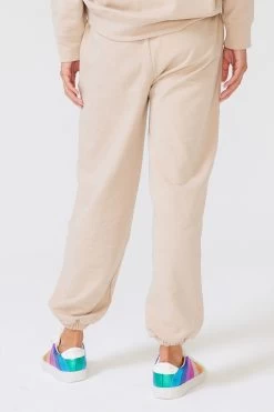Sweatpants In Oat Milk -Chic Wear Shop 4 5e026a9f 8d83 4a91 aef5 bb9f78788ff8