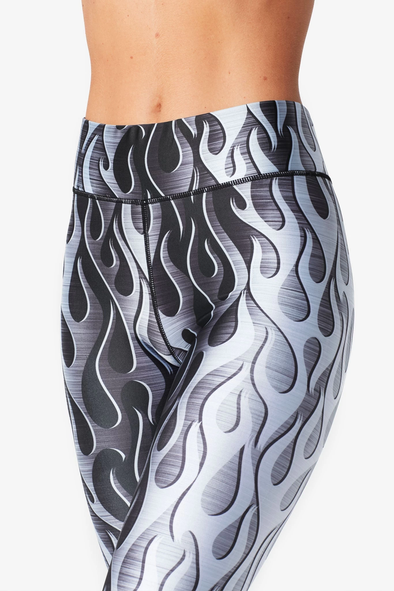 Terez X Torchd Hi-Shine Leggings In Titanium 7 Terez X Torchd Hi-Shine Leggings In Titanium - Image 5