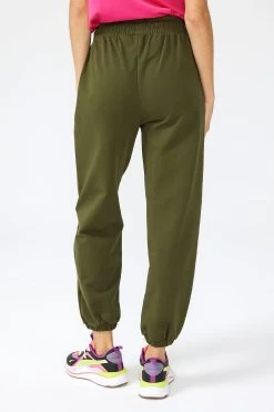 Sweatpants In Uniform Green -Chic Wear Shop 5 92832c3e 3f40 4606 96f2 61ba25046c4a
