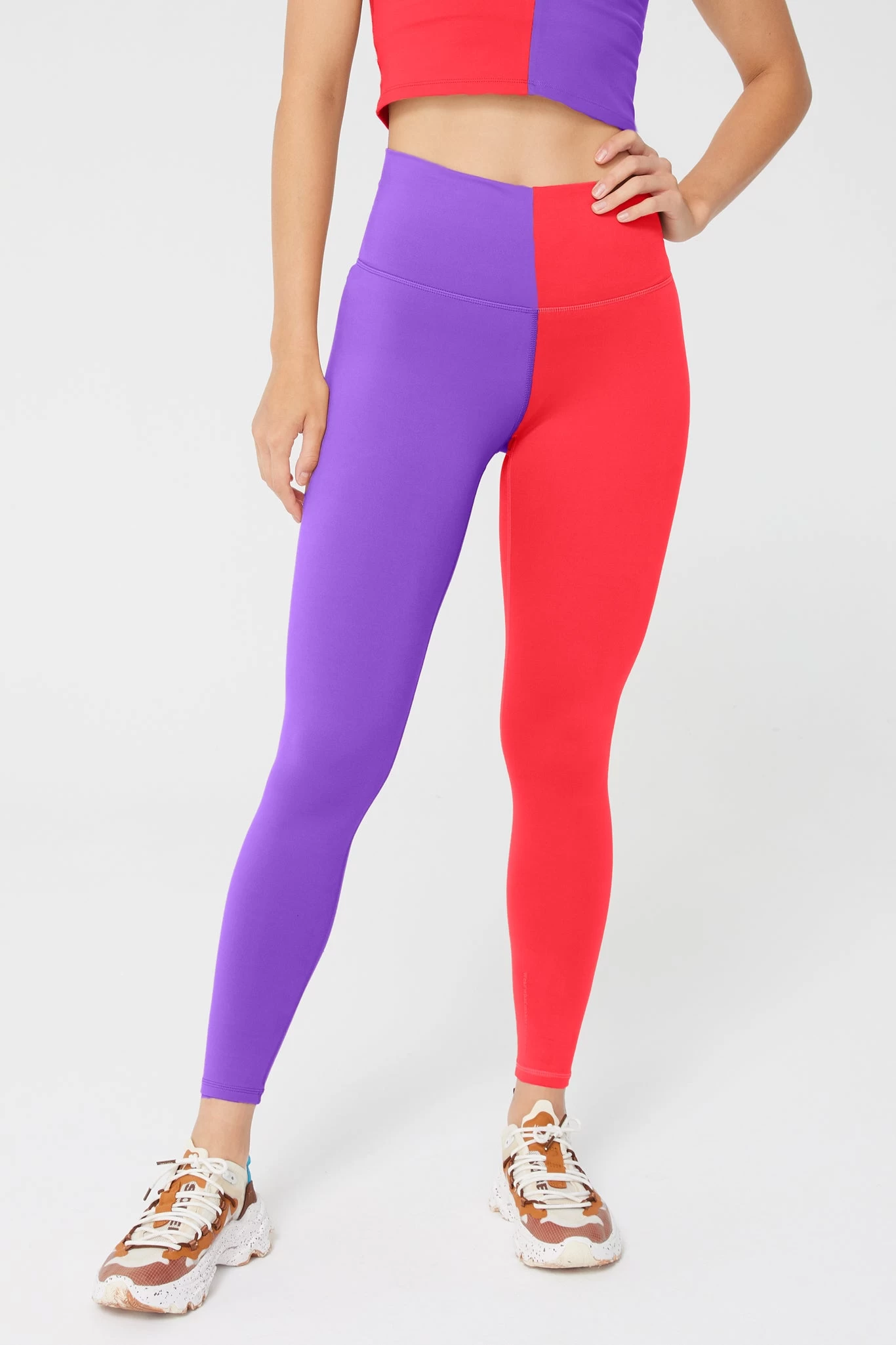 Two Tone TLC Leggings In Super Hot Red And Super Electric Purple 5 Two Tone TLC Leggings In Super Hot Red And Super Electric Purple - Image 3