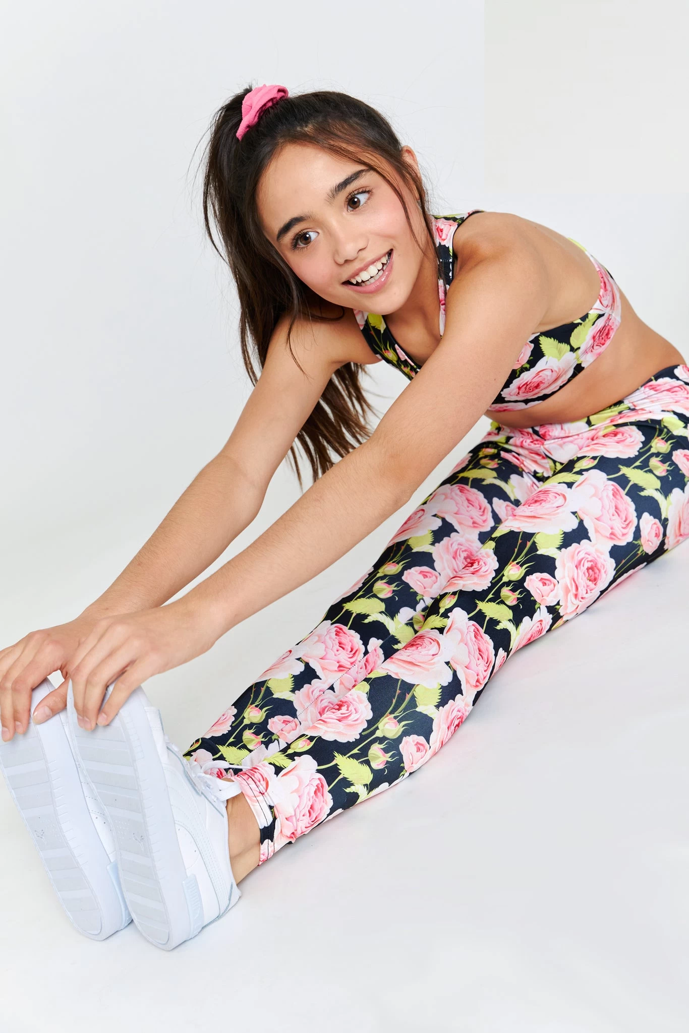 Girls Leggings In Roses 4 Girls Leggings In Roses - Image 2