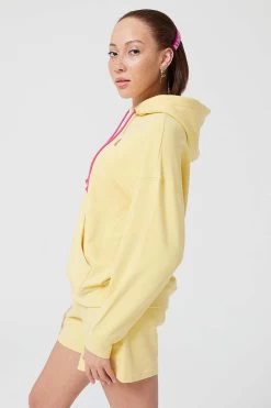 Hoodie In Light Yellow -Chic Wear Shop LOOK 005 1002