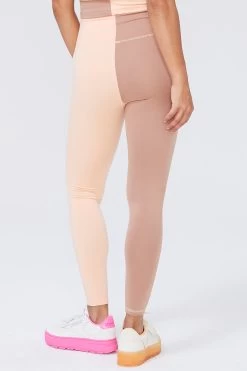 Two Tone TLC Leggings In Apricot And Camel 14 Two Tone TLC Leggings In Apricot And Camel -Chic Wear Shop LOOK 007 022