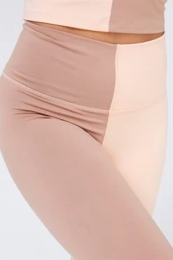 Two Tone TLC Leggings In Apricot And Camel 15 Two Tone TLC Leggings In Apricot And Camel -Chic Wear Shop LOOK 007 063