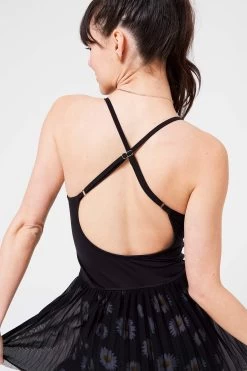 Tennis Dress In Black Daisy 15 Tennis Dress In Black Daisy -Chic Wear Shop LOOK 009 123