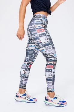 Hi-Shine Leggings In Mixtapes -Chic Wear Shop LOOK 019 010