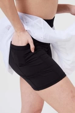 Tennis Skirt In Black And White -Chic Wear Shop LOOK 019 057