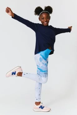 Girls Leggings In Ski Trip
