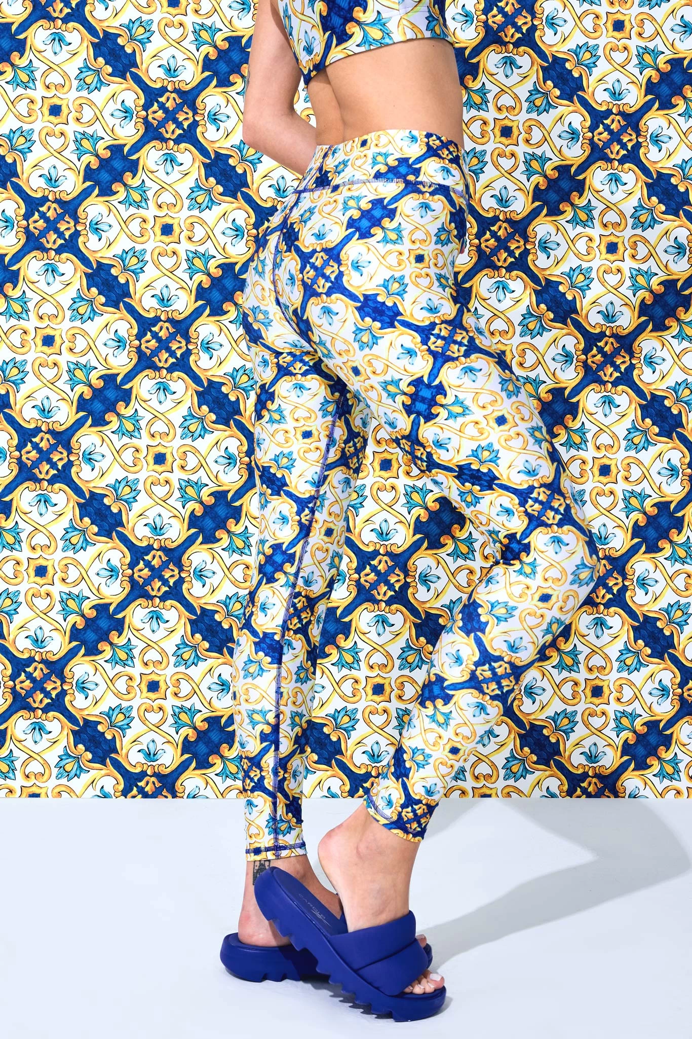 Hi-Shine Leggings In Ceramic Tile 4 Hi-Shine Leggings In Ceramic Tile - Image 2