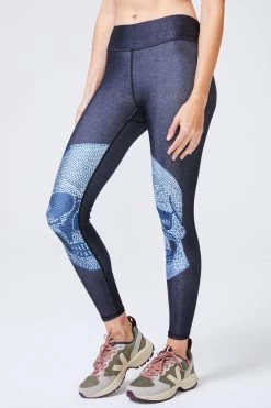 Hi-Shine Leggings In Crystal Skull -Chic Wear Shop Terez641a7ec4798694641a7ec479a4d.51774628641a7ec479a4d