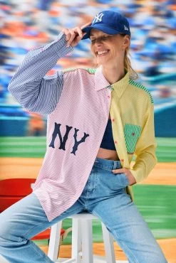 Yankees Button Down In Stripes -Chic Wear Shop Terez64af6a2637244064af6a26374e1.5976094064af6a26374e1