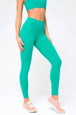Terez X Danielle & Alix Action Leggings In Jade 10 Terez X Danielle & Alix Action Leggings In Jade -Chic Wear Shop Terez64ca96e6d1b30164ca96e6d1df5.7947435564ca96e6d1df5