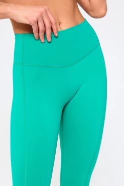 Terez X Danielle & Alix Action Leggings In Jade 12 Terez X Danielle & Alix Action Leggings In Jade -Chic Wear Shop Terez64ca96e7110e9764ca96e711274.3182179164ca96e711274