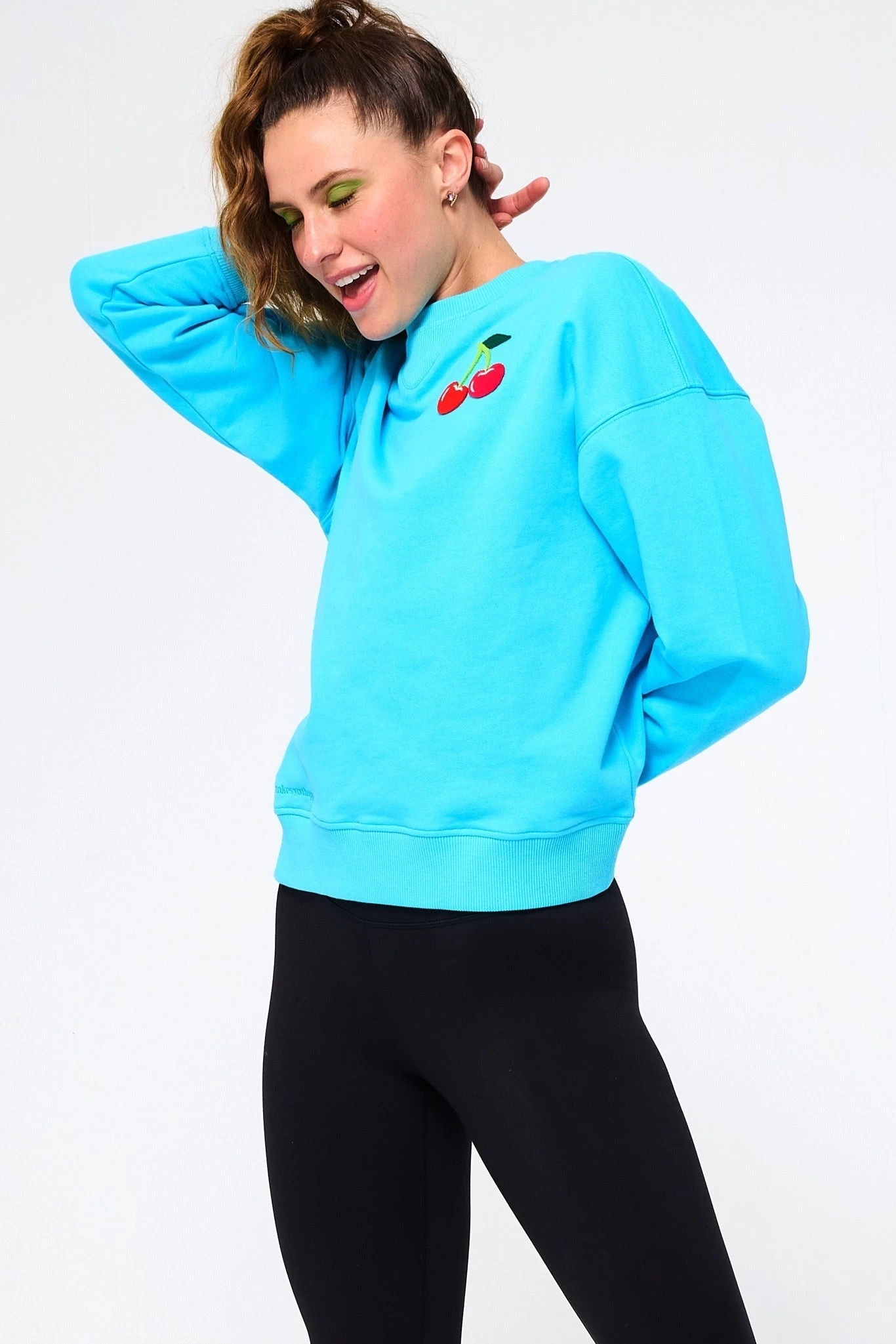 Crew In Curacao Cherry 4 Crew In Curacao Cherry - Image 2