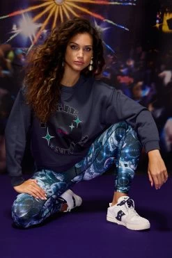 Graphic Crewneck In Boogie Nights Vinyl -Chic Wear Shop Terez652dc896bf5d05652dc896bf86f.62050277652dc896bf86f